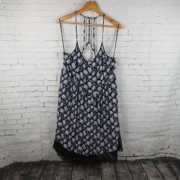 FOREVER 21 PLUS BLACK FLORAL SUMMER MID DRESS WITH LACE HEM DETAIL SIZE 1X - Picture 3 of 9